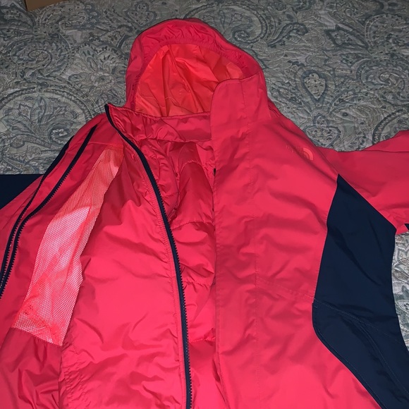 Like New-The north face Kira, 2 jackets in 1, Triclimate.  Size M.Best coat! - Picture 2 of 11